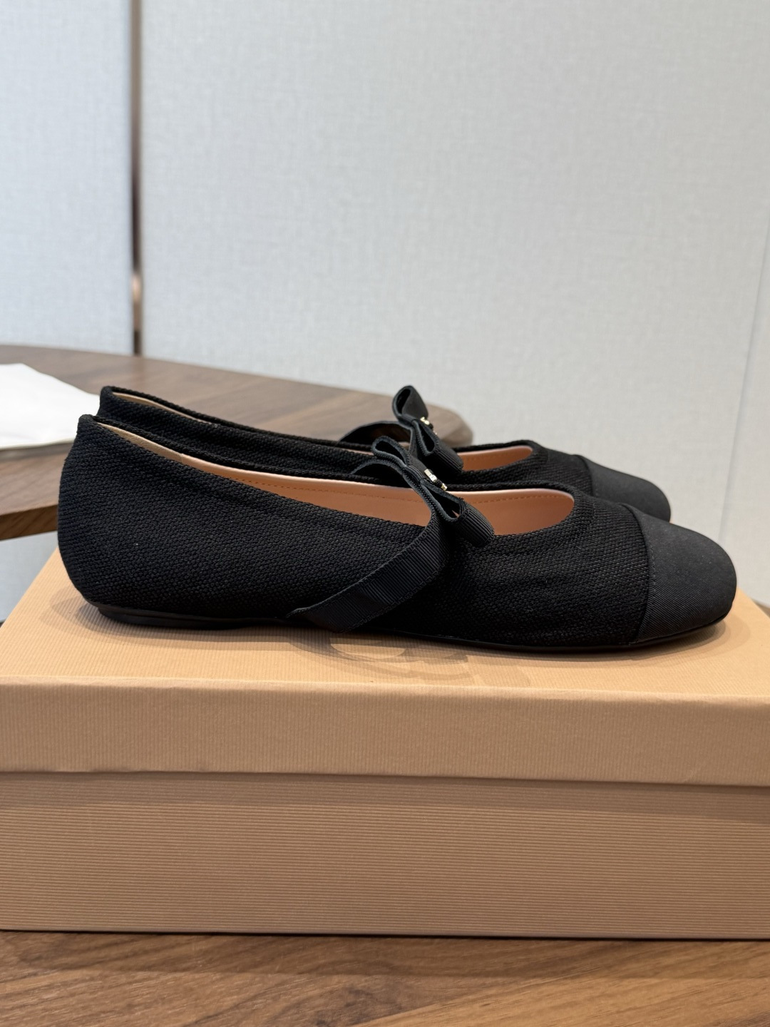 Gianvito Rossi｜吉安维托·罗西26ss春夏新品 GR复古浅口平底芭蕾玛丽珍火爆上新！这鞋绝