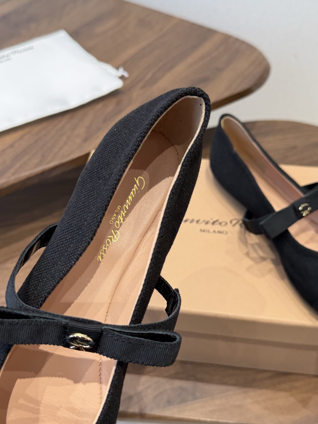 Gianvito Rossi｜吉安维托·罗西26ss春夏新品 GR复古浅口平底芭蕾玛丽珍火爆上新！这鞋绝