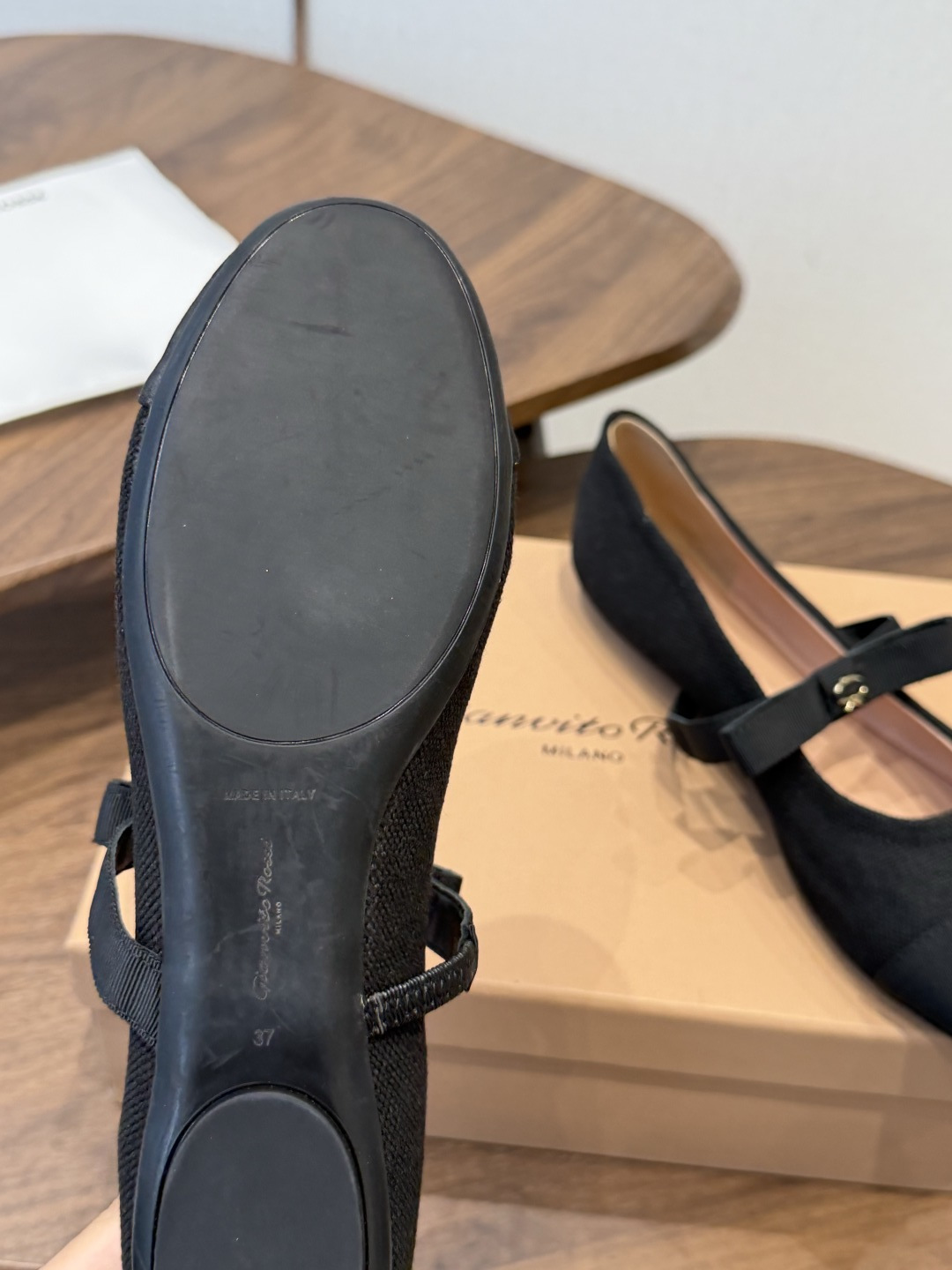 Gianvito Rossi｜吉安维托·罗西26ss春夏新品 GR复古浅口平底芭蕾玛丽珍火爆上新！这鞋绝