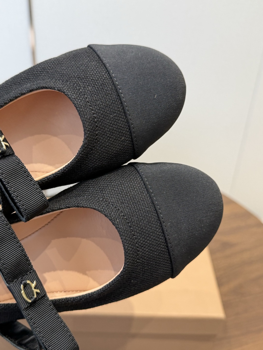 Gianvito Rossi｜吉安维托·罗西26ss春夏新品 GR复古浅口平底芭蕾玛丽珍火爆上新！这鞋绝