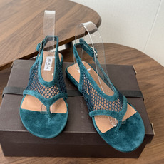 ALAÏA26ss夏季新款网面夹趾凉鞋ALAÏA 网面夹趾凉鞋,以品牌标志性的网面设计为核心亮点,将利落 ALAÏA26ss夏季新款网面夹趾凉鞋ALAÏA 网面夹趾凉鞋,以品牌标志性的网面设计为核心亮点,将利落