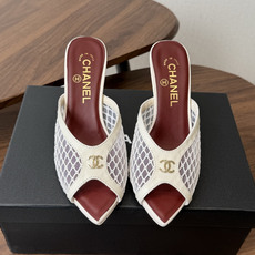 Chanel26ss夏季新款网面尖头高跟穆勒凉拖网面低跟穆勒拖,以品牌标志性的双C标识搭配通透网面设计, Chanel26ss夏季新款网面尖头高跟穆勒凉拖网面低跟穆勒拖,以品牌标志性的双C标识搭配通透网面设计,