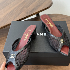 Chanel26ss夏季新款网面尖头高跟穆勒凉拖网面低跟穆勒拖,以品牌标志性的双C标识搭配通透网面设计, Chanel26ss夏季新款网面尖头高跟穆勒凉拖网面低跟穆勒拖,以品牌标志性的双C标识搭配通透网面设计,