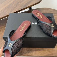 Chanel26ss夏季新款网面尖头高跟穆勒凉拖网面低跟穆勒拖,以品牌标志性的双C标识搭配通透网面设计, Chanel26ss夏季新款网面尖头高跟穆勒凉拖网面低跟穆勒拖,以品牌标志性的双C标识搭配通透网面设计,