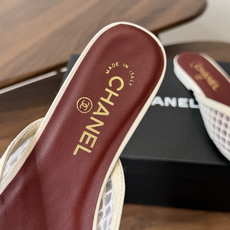 Chanel26ss夏季新款网面尖头高跟穆勒凉拖网面低跟穆勒拖,以品牌标志性的双C标识搭配通透网面设计, Chanel26ss夏季新款网面尖头高跟穆勒凉拖网面低跟穆勒拖,以品牌标志性的双C标识搭配通透网面设计,
