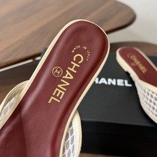 Chanel26ss夏季新款网面尖头高跟穆勒凉拖网面低跟穆勒拖,以品牌标志性的双C标识搭配通透网面设计, Chanel26ss夏季新款网面尖头高跟穆勒凉拖网面低跟穆勒拖,以品牌标志性的双C标识搭配通透网面设计,
