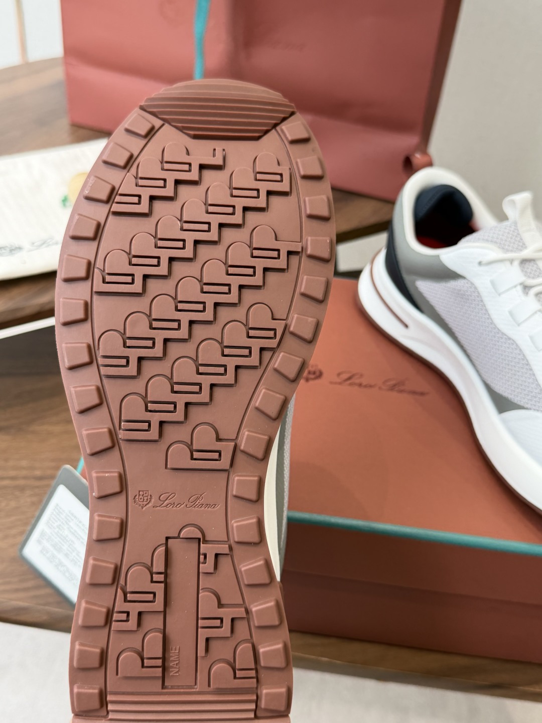 LP 家新品   Loro Piana 诺悠 翩雅   Cairn Walk 运动鞋老爹鞋  官方售价 