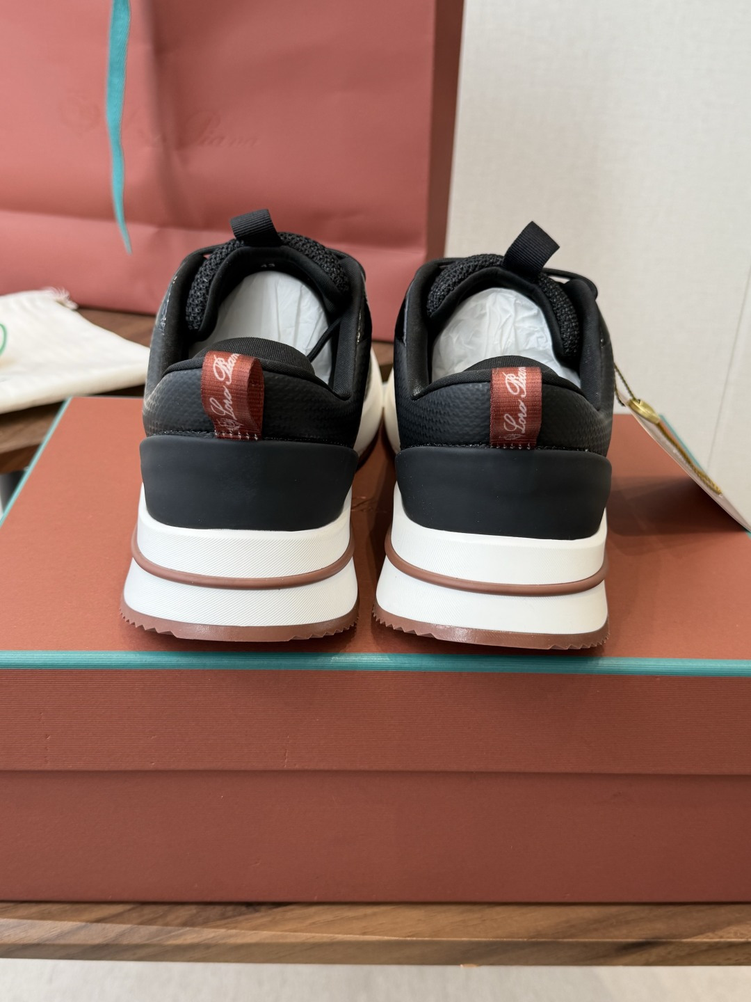 LP 家新品   Loro Piana 诺悠 翩雅   Cairn Walk 运动鞋老爹鞋  官方售价 