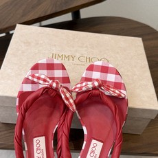 jimmy choo 度假,小跟凉拖鞋 夏季非常吸引眼球的一个款式,可爱大气一体,蝴蝶结🎀完美的修饰脚背 jimmy choo 度假,小跟凉拖鞋 夏季非常吸引眼球的一个款式,可爱大气一体,蝴蝶结🎀完美的修饰脚背