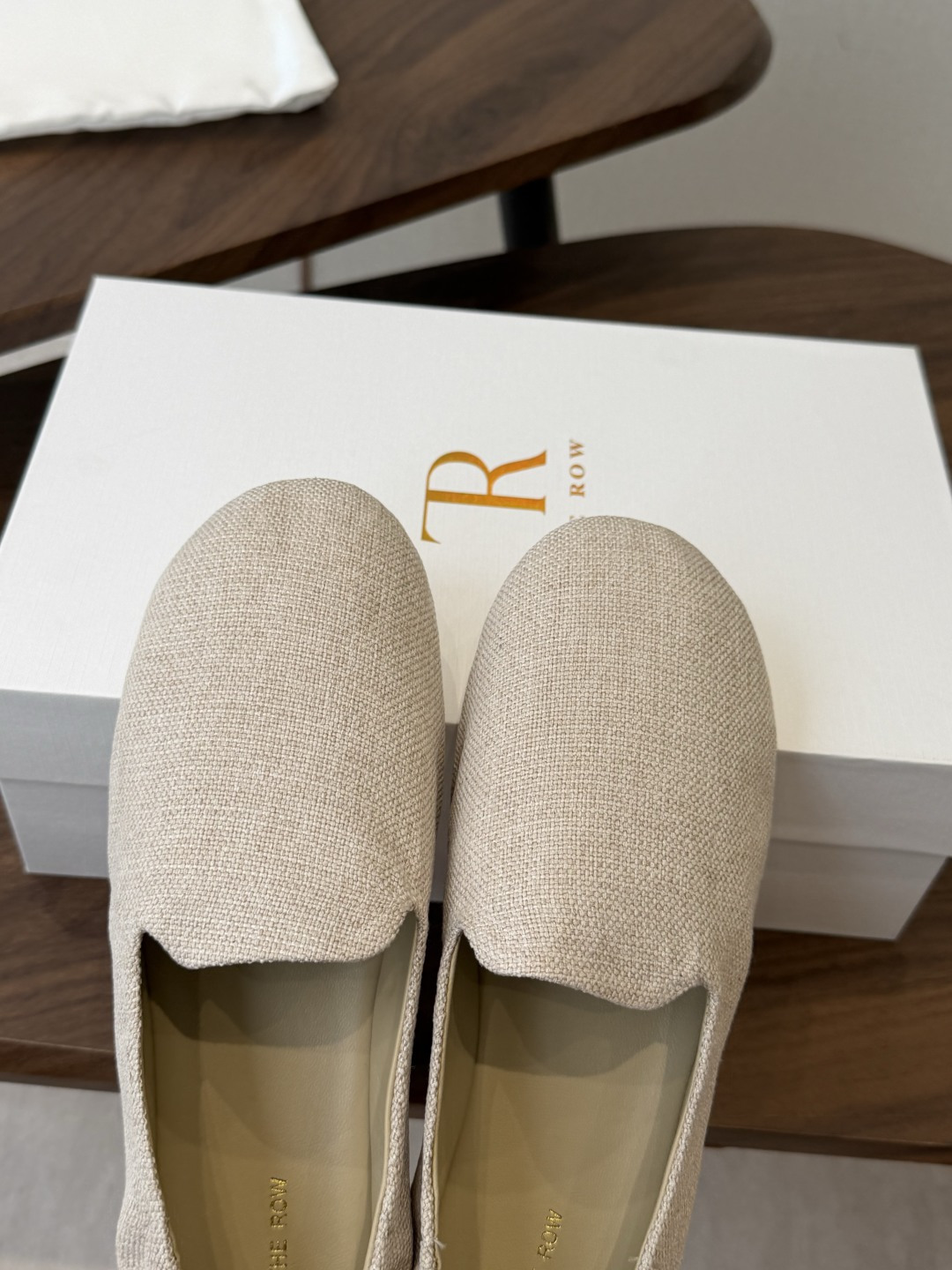 The Row 26ss 春夏季新款 乐福鞋 单鞋 第一眼看到这个鞋子就爱上了，带点复古味随意搭配都好看