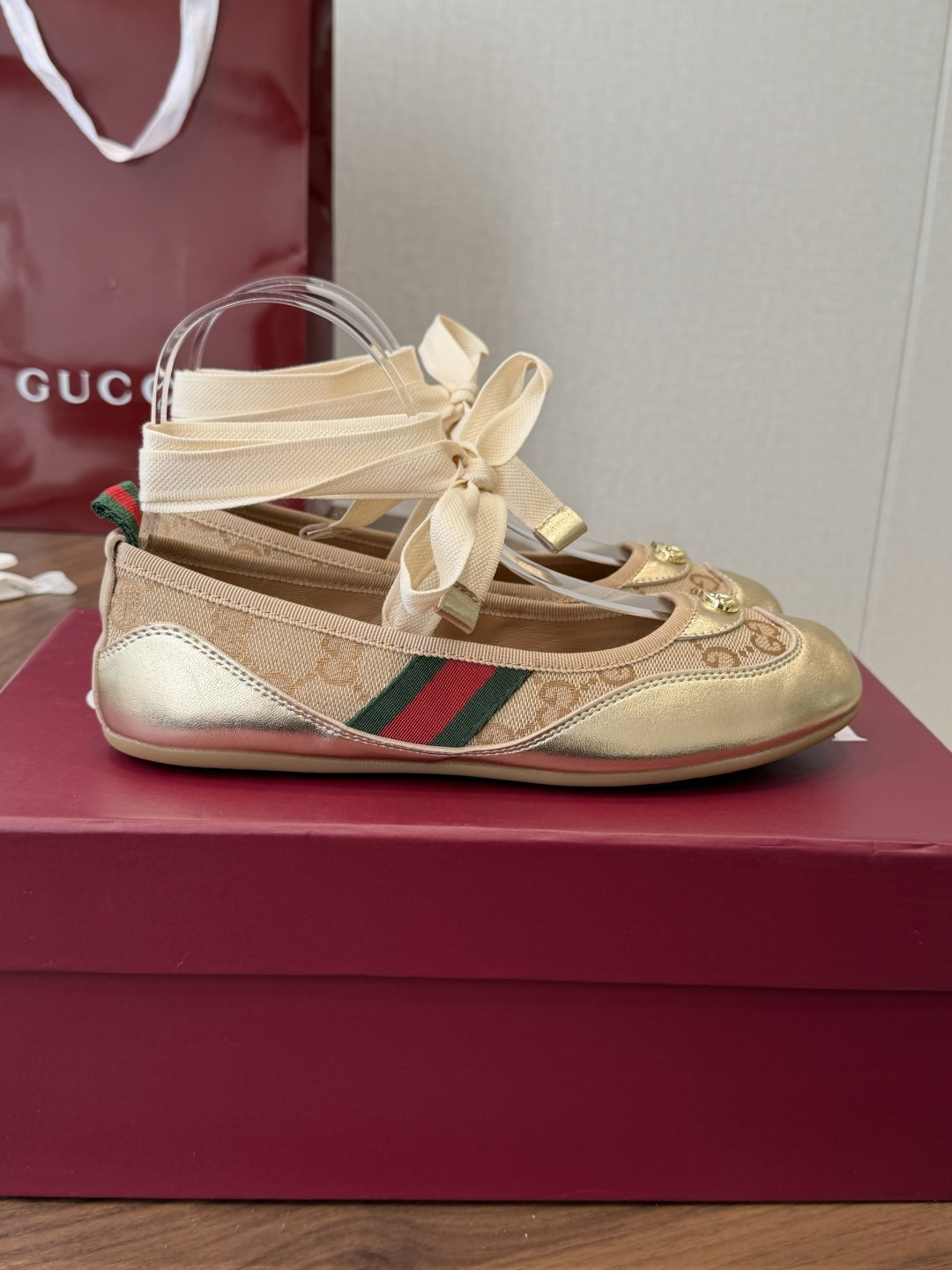 莞产Gucci绑带芭蕾休闲两穿舞蹈小单鞋 驾车便鞋,舞蹈鞋,性感环绕脚环丝带,两穿,可拆卸。超级柔软舒适 莞产Gucci绑带芭蕾休闲两穿舞蹈小单鞋 驾车便鞋,舞蹈鞋,性感环绕脚环丝带,两穿,可拆卸。超级柔软舒适