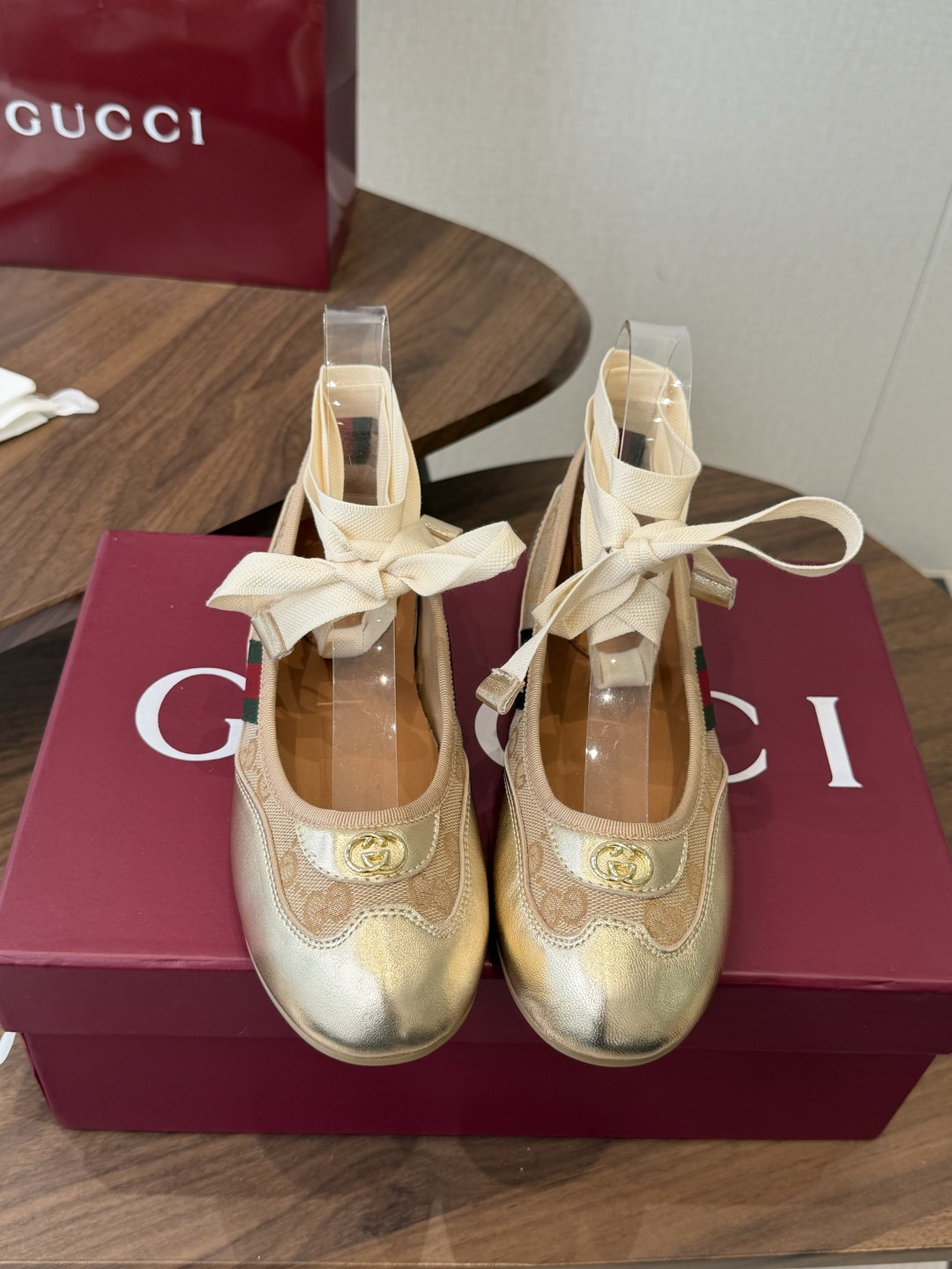 莞产Gucci绑带芭蕾休闲两穿舞蹈小单鞋 驾车便鞋，舞蹈鞋，性感环绕脚环丝带，两穿，可拆卸。超级柔软舒适