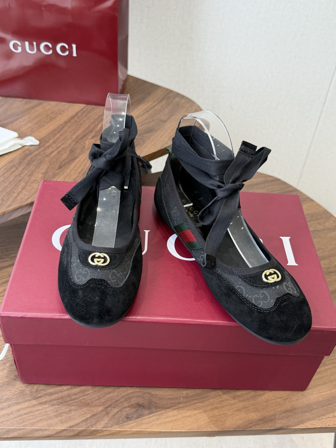 莞产Gucci绑带芭蕾休闲两穿舞蹈小单鞋 驾车便鞋,舞蹈鞋,性感环绕脚环丝带,两穿,可拆卸。超级柔软舒适 莞产Gucci绑带芭蕾休闲两穿舞蹈小单鞋 驾车便鞋,舞蹈鞋,性感环绕脚环丝带,两穿,可拆卸。超级柔软舒适