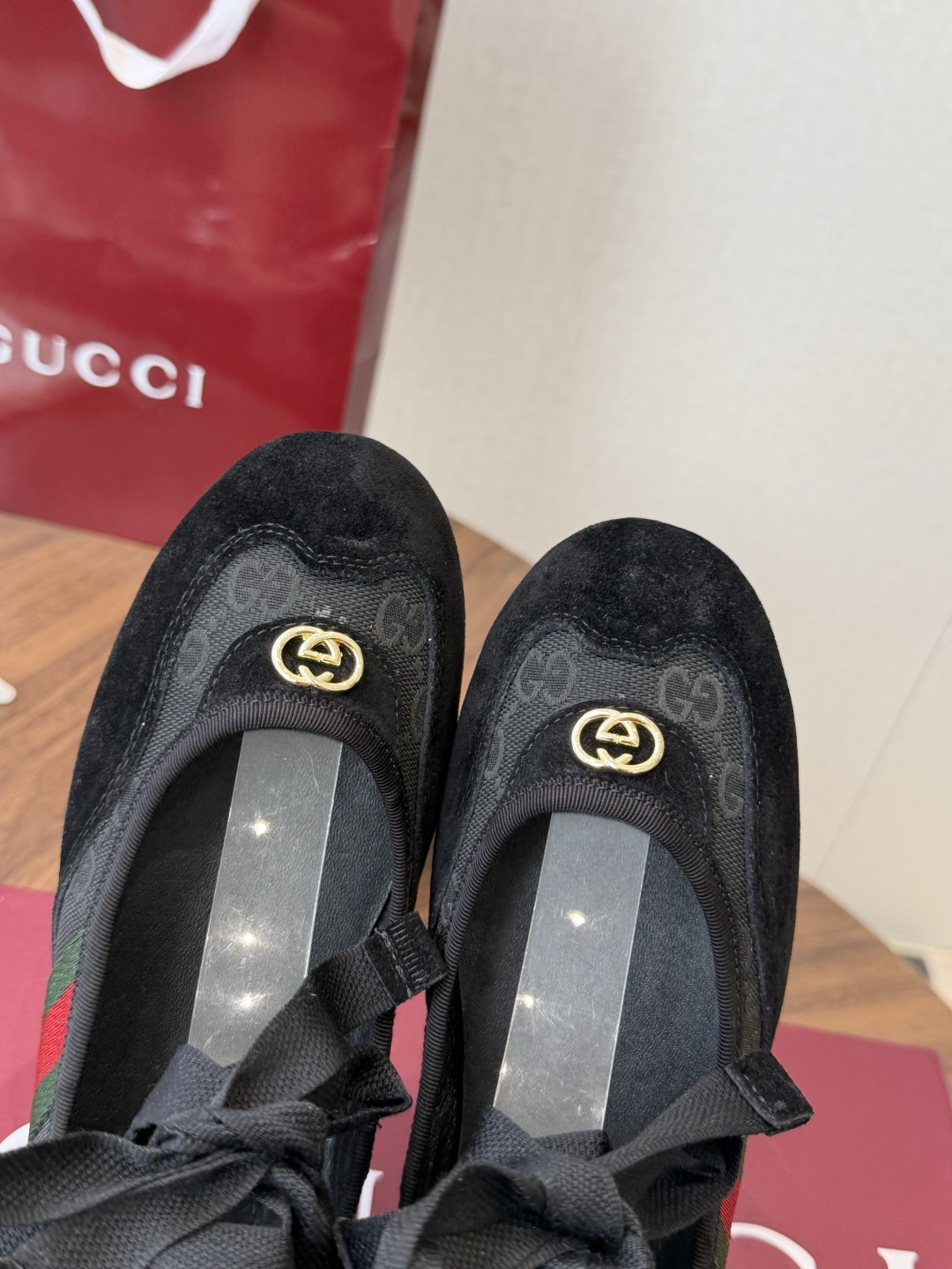 莞产Gucci绑带芭蕾休闲两穿舞蹈小单鞋 驾车便鞋,舞蹈鞋,性感环绕脚环丝带,两穿,可拆卸。超级柔软舒适 莞产Gucci绑带芭蕾休闲两穿舞蹈小单鞋 驾车便鞋,舞蹈鞋,性感环绕脚环丝带,两穿,可拆卸。超级柔软舒适
