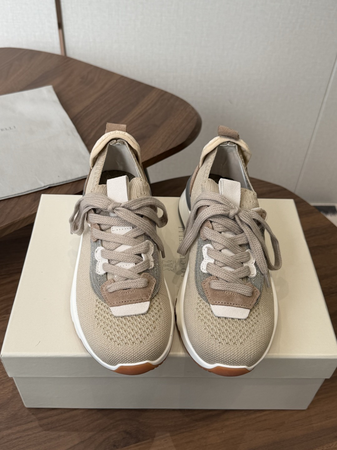 Brunello Cucinelli26ss 女士装饰飞织休闲运动鞋BC新款新品女士条纹麂皮单鞋：羊皮垫