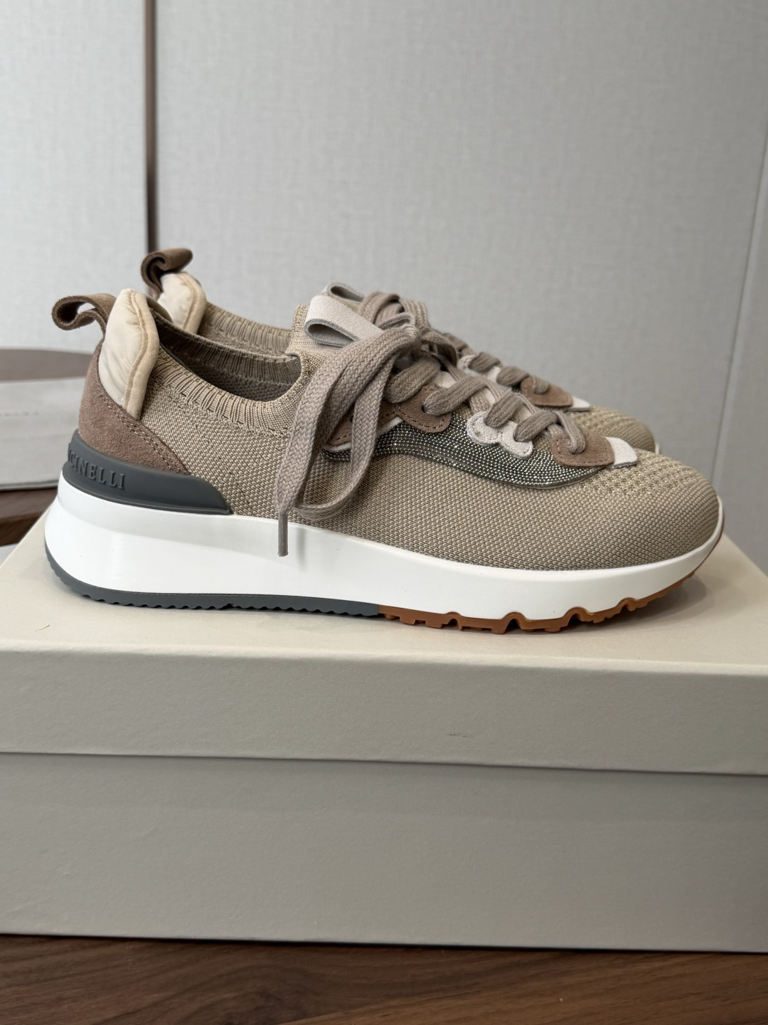 Brunello Cucinelli26ss 女士装饰飞织休闲运动鞋BC新款新品女士条纹麂皮单鞋:羊皮垫 Brunello Cucinelli26ss 女士装饰飞织休闲运动鞋BC新款新品女士条纹麂皮单鞋:羊皮垫