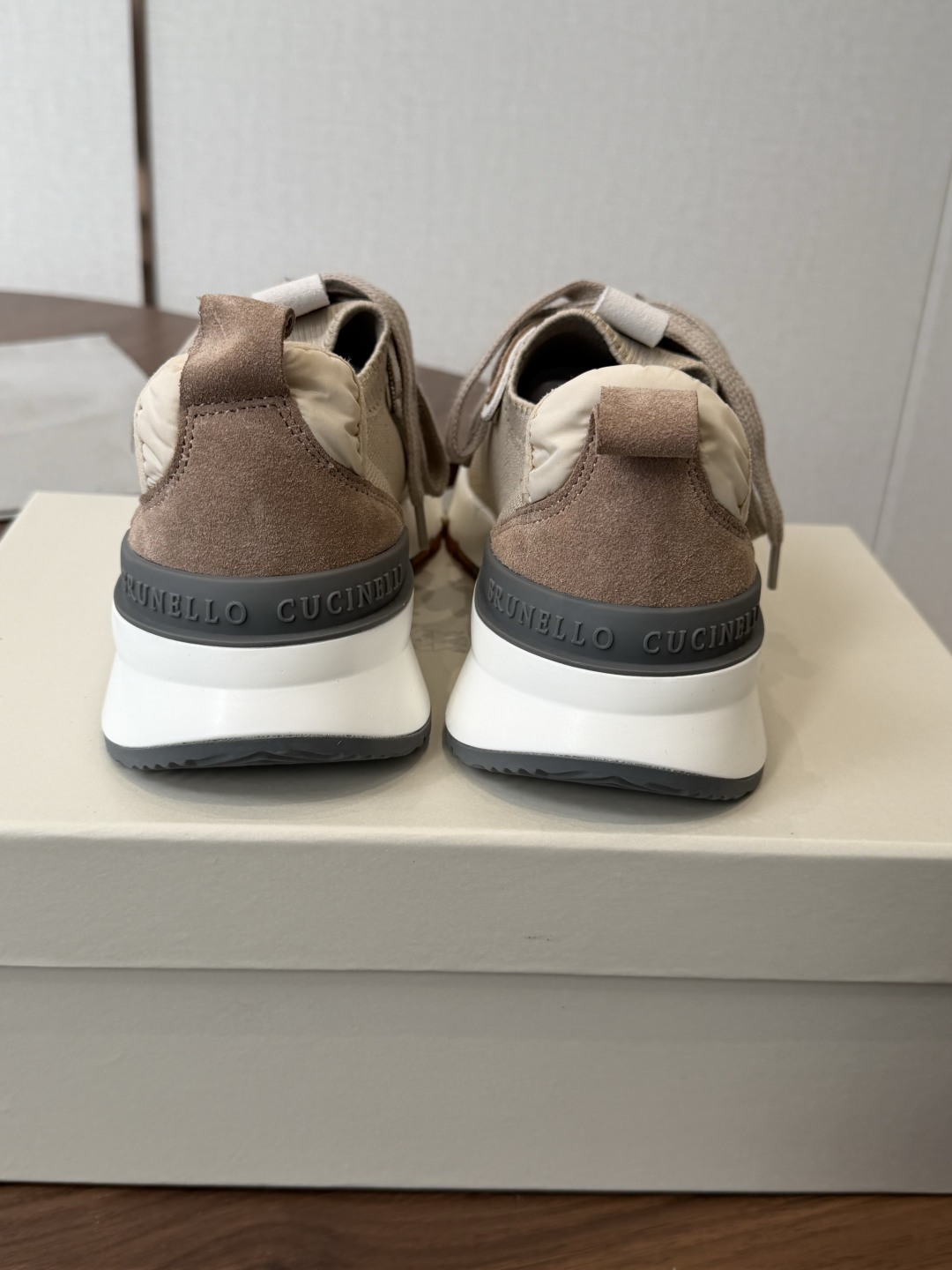 Brunello Cucinelli26ss 女士装饰飞织休闲运动鞋BC新款新品女士条纹麂皮单鞋:羊皮垫 Brunello Cucinelli26ss 女士装饰飞织休闲运动鞋BC新款新品女士条纹麂皮单鞋:羊皮垫