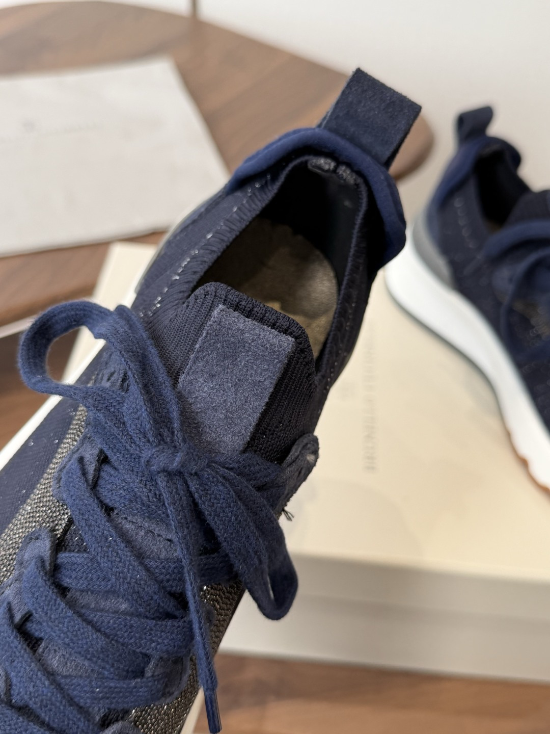 Brunello Cucinelli26ss 女士装饰飞织休闲运动鞋BC新款新品女士条纹麂皮单鞋：羊皮垫
