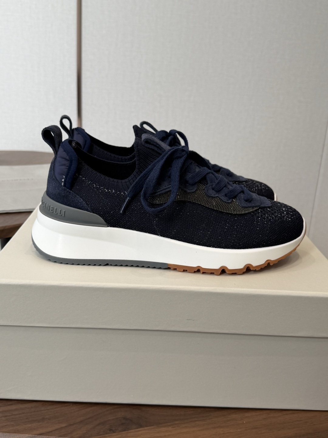 Brunello Cucinelli26ss 女士装饰飞织休闲运动鞋BC新款新品女士条纹麂皮单鞋：羊皮垫