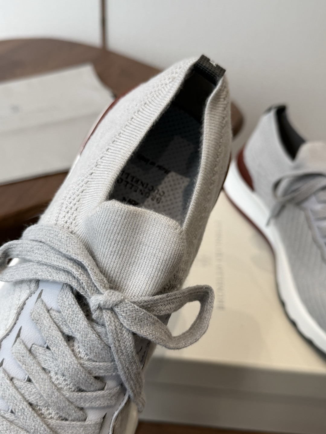 Brunello Cucinelli26ss 飞织休闲运动鞋BC新款新品条纹麂皮单鞋：羊皮垫．运动鞋鞋面