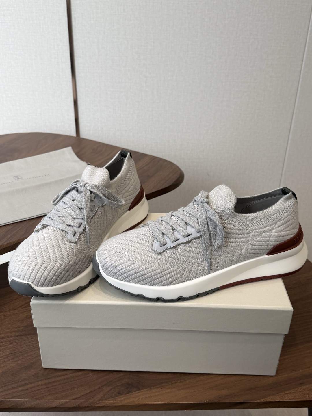 Brunello Cucinelli26ss 飞织休闲运动鞋BC新款新品条纹麂皮单鞋：羊皮垫．运动鞋鞋面