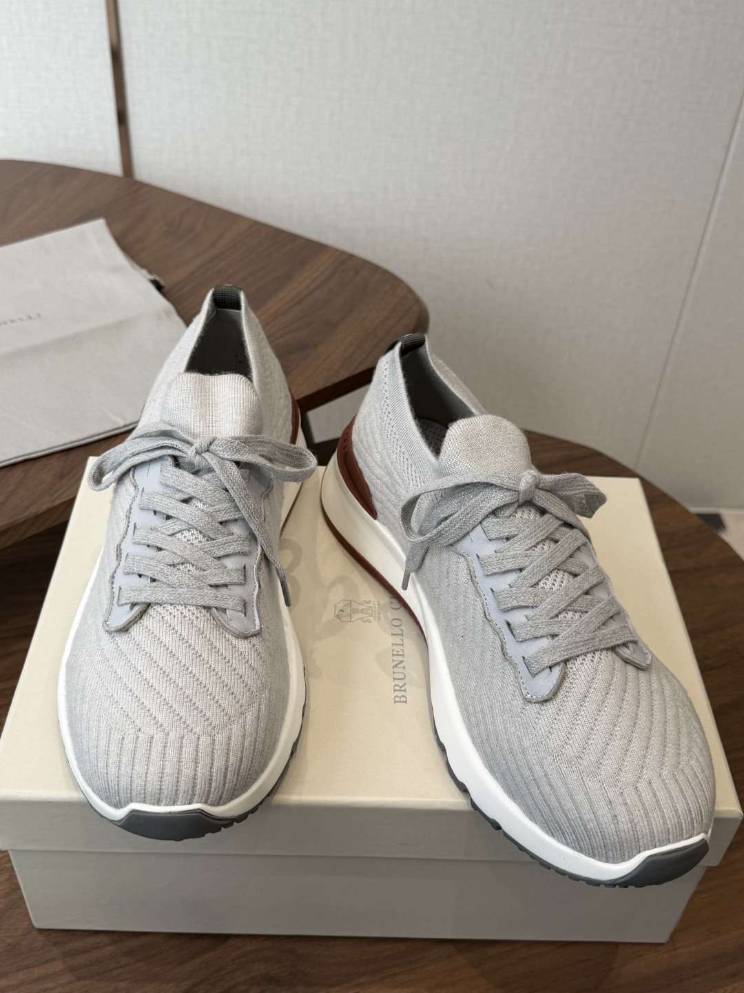Brunello Cucinelli26ss 飞织休闲运动鞋BC新款新品条纹麂皮单鞋：羊皮垫．运动鞋鞋面