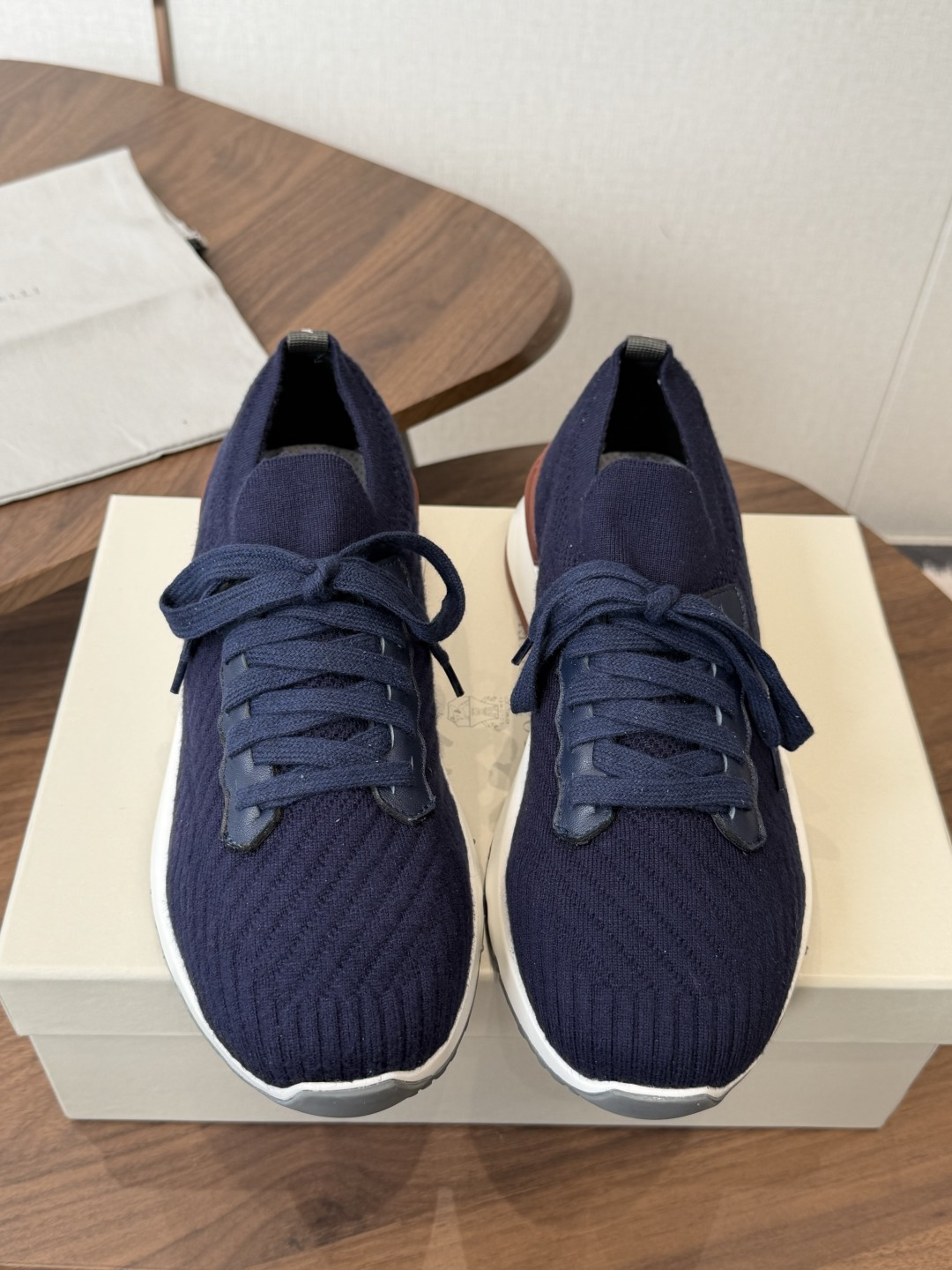Brunello Cucinelli26ss 飞织休闲运动鞋BC新款新品条纹麂皮单鞋：羊皮垫．运动鞋鞋面