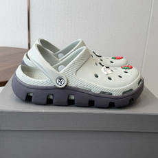 Balenciaga 巴黎世家洞洞鞋 Balenciaga 春夏最新情侣款洞洞鞋,黑马单品,海 Balenciaga 巴黎世家洞洞鞋 Balenciaga 春夏最新情侣款洞洞鞋,黑马单品,海