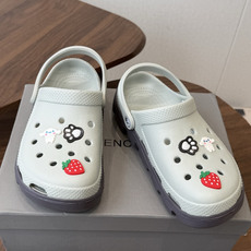 Balenciaga 巴黎世家洞洞鞋 Balenciaga 春夏最新情侣款洞洞鞋,黑马单品,海 Balenciaga 巴黎世家洞洞鞋 Balenciaga 春夏最新情侣款洞洞鞋,黑马单品,海