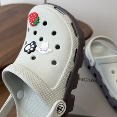 Balenciaga 巴黎世家洞洞鞋 Balenciaga 春夏最新情侣款洞洞鞋,黑马单品,海 Balenciaga 巴黎世家洞洞鞋 Balenciaga 春夏最新情侣款洞洞鞋,黑马单品,海