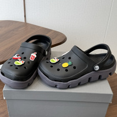 Balenciaga 巴黎世家洞洞鞋 Balenciaga 春夏最新情侣款洞洞鞋,黑马单品,海 Balenciaga 巴黎世家洞洞鞋 Balenciaga 春夏最新情侣款洞洞鞋,黑马单品,海