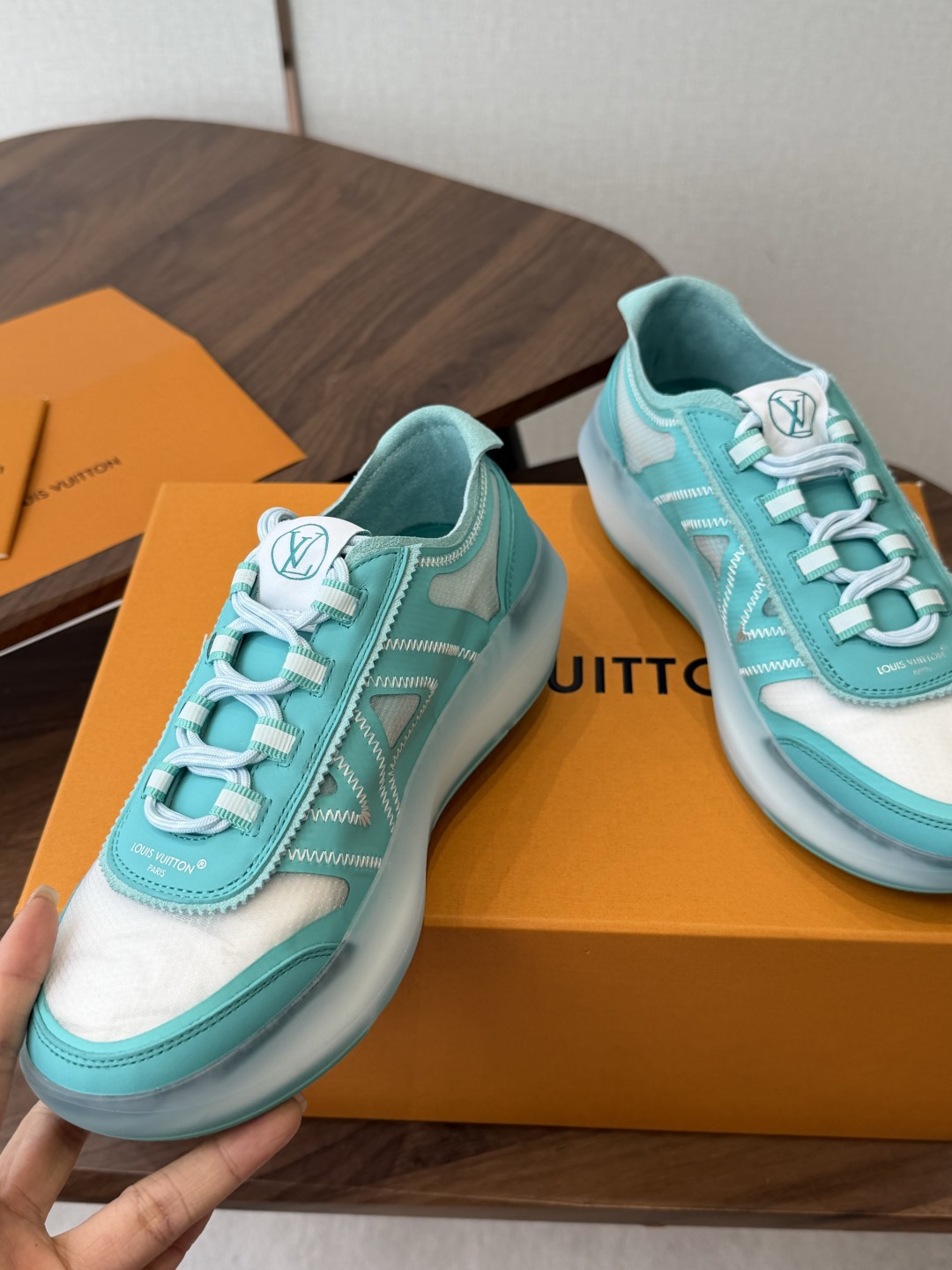 LV 路易威登L家 驴牌最新SPrint 系列 厚底 网面 透气 休闲 运动鞋 跑鞋SPRINT运动鞋, LV 路易威登L家 驴牌最新SPrint 系列 厚底 网面 透气 休闲 运动鞋 跑鞋SPRINT运动鞋,