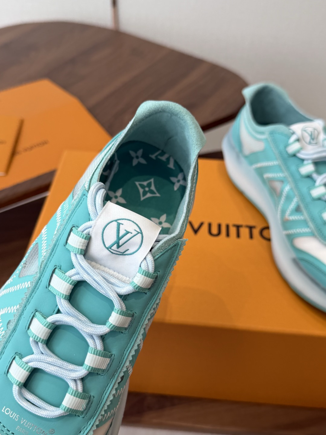 LV 路易威登L家 驴牌最新SPrint 系列 厚底 网面 透气 休闲 运动鞋 跑鞋SPRINT运动鞋, LV 路易威登L家 驴牌最新SPrint 系列 厚底 网面 透气 休闲 运动鞋 跑鞋SPRINT运动鞋,