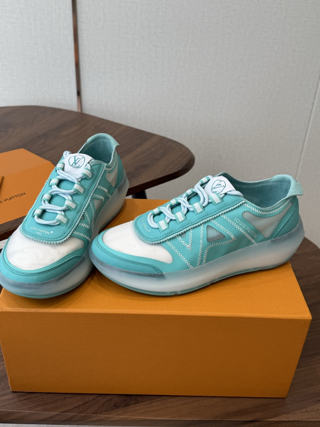 LV 路易威登L家 驴牌最新SPrint 系列 厚底 网面 透气 休闲 运动鞋 跑鞋SPRINT运动鞋, LV 路易威登L家 驴牌最新SPrint 系列 厚底 网面 透气 休闲 运动鞋 跑鞋SPRINT运动鞋,