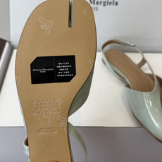 Maison Margiela 马吉拉 26ss早春新款 tabi分趾 后空扣带 平底 凉鞋刻着“时髦” Maison Margiela 马吉拉 26ss早春新款 tabi分趾 后空扣带 平底 凉鞋刻着“时髦”