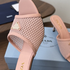 Prada 普拉达26ss 春夏鞋头 电绣点缀, 宛如女神脖子上的项链,上脚包裹性非常好,上脚跟显瘦,真 Prada 普拉达26ss 春夏鞋头 电绣点缀, 宛如女神脖子上的项链,上脚包裹性非常好,上脚跟显瘦,真