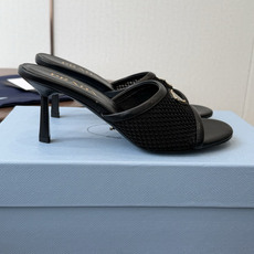 Prada 普拉达26ss 春夏鞋头 电绣点缀, 宛如女神脖子上的项链,上脚包裹性非常好,上脚跟显瘦,真 Prada 普拉达26ss 春夏鞋头 电绣点缀, 宛如女神脖子上的项链,上脚包裹性非常好,上脚跟显瘦,真