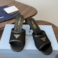 Prada 普拉达26ss 春夏鞋头 电绣点缀, 宛如女神脖子上的项链,上脚包裹性非常好,上脚跟显瘦,真 Prada 普拉达26ss 春夏鞋头 电绣点缀, 宛如女神脖子上的项链,上脚包裹性非常好,上脚跟显瘦,真