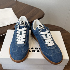 ISABEL.MARANT 伊莎贝尔·玛兰 26ss 新款小白鞋 以打破常规的不羁风格展现生活面貌,整个 ISABEL.MARANT 伊莎贝尔·玛兰 26ss 新款小白鞋 以打破常规的不羁风格展现生活面貌,整个