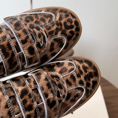 ISABEL.MARANT 伊莎贝尔·玛兰 26ss 新款小白鞋 以打破常规的不羁风格展现生活面貌,整个 ISABEL.MARANT 伊莎贝尔·玛兰 26ss 新款小白鞋 以打破常规的不羁风格展现生活面貌,整个