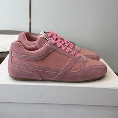 ISABEL.MARANT 伊莎贝尔·玛兰 26ss 新款小白鞋 以打破常规的不羁风格展现生活面貌,整个 ISABEL.MARANT 伊莎贝尔·玛兰 26ss 新款小白鞋 以打破常规的不羁风格展现生活面貌,整个