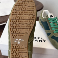 ISABEL.MARANT 伊莎贝尔·玛兰 26ss 新款小白鞋 以打破常规的不羁风格展现生活面貌,整个 ISABEL.MARANT 伊莎贝尔·玛兰 26ss 新款小白鞋 以打破常规的不羁风格展现生活面貌,整个