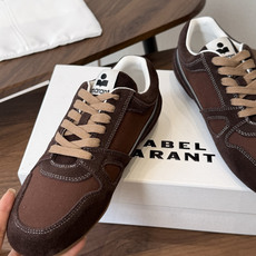 ISABEL.MARANT 伊莎贝尔·玛兰 26ss 新款小白鞋 以打破常规的不羁风格展现生活面貌,整个 ISABEL.MARANT 伊莎贝尔·玛兰 26ss 新款小白鞋 以打破常规的不羁风格展现生活面貌,整个