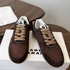 ISABEL.MARANT 伊莎贝尔·玛兰 26ss 新款小白鞋 以打破常规的不羁风格展现生活面貌,整个 ISABEL.MARANT 伊莎贝尔·玛兰 26ss 新款小白鞋 以打破常规的不羁风格展现生活面貌,整个