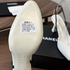 CHANEL 香奈儿 26ss 春夏秀款 后空 凉鞋 第一眼看上就被种草了金色流动线条高跟凉鞋,极具拉丁 CHANEL 香奈儿 26ss 春夏秀款 后空 凉鞋 第一眼看上就被种草了金色流动线条高跟凉鞋,极具拉丁
