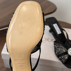 Jimmy Choo 26ss 春夏 系列JC新款 高跟拖鞋 凉鞋模糊鞋履与珠宝配饰之间的界线 鲜明 J Jimmy Choo 26ss 春夏 系列JC新款 高跟拖鞋 凉鞋模糊鞋履与珠宝配饰之间的界线 鲜明 J