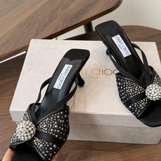 Jimmy Choo 26ss 春夏 系列JC新款 高跟拖鞋 凉鞋模糊鞋履与珠宝配饰之间的界线 鲜明 J Jimmy Choo 26ss 春夏 系列JC新款 高跟拖鞋 凉鞋模糊鞋履与珠宝配饰之间的界线 鲜明 J