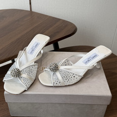 Jimmy Choo 26ss 春夏 系列JC新款 高跟拖鞋 凉鞋模糊鞋履与珠宝配饰之间的界线 鲜明 J Jimmy Choo 26ss 春夏 系列JC新款 高跟拖鞋 凉鞋模糊鞋履与珠宝配饰之间的界线 鲜明 J