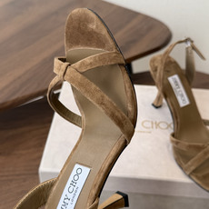 Jimmy Choo 26ss 春夏 系列JC新款 高跟拖鞋 凉鞋模糊鞋履与珠宝配饰之间的界线 鲜明 J Jimmy Choo 26ss 春夏 系列JC新款 高跟拖鞋 凉鞋模糊鞋履与珠宝配饰之间的界线 鲜明 J