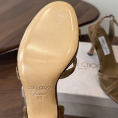 Jimmy Choo 26ss 春夏 系列JC新款 高跟拖鞋 凉鞋模糊鞋履与珠宝配饰之间的界线 鲜明 J Jimmy Choo 26ss 春夏 系列JC新款 高跟拖鞋 凉鞋模糊鞋履与珠宝配饰之间的界线 鲜明 J